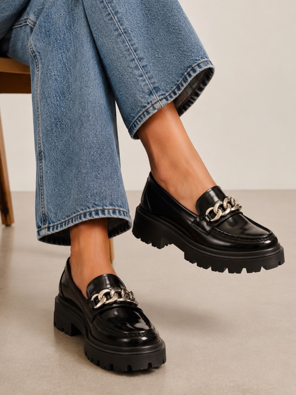 G.H. Bass Black Chain Lug Sole Loafers Platform Weejuns size 8